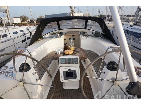 Bavaria 40 Cruiser - Yacht Charter Sailica