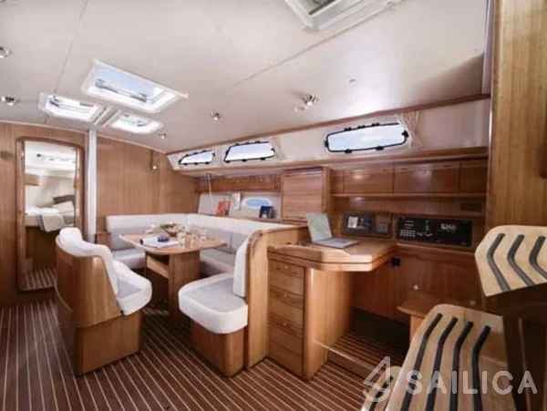 Bavaria 40 Cruiser - Yacht Charter Sailica