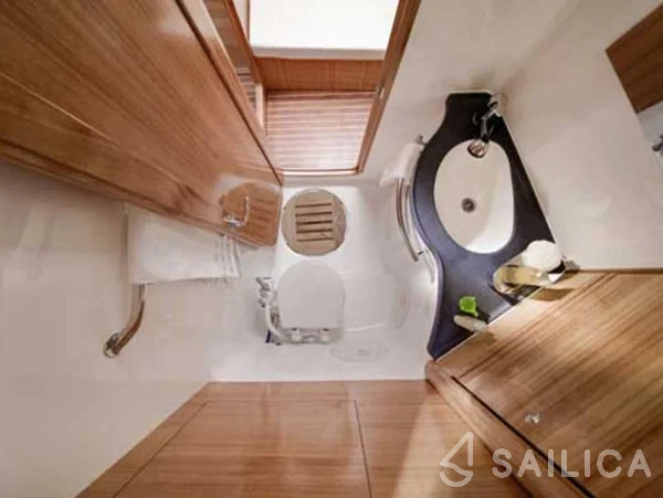 Bavaria 40 Cruiser - Yacht Charter Sailica