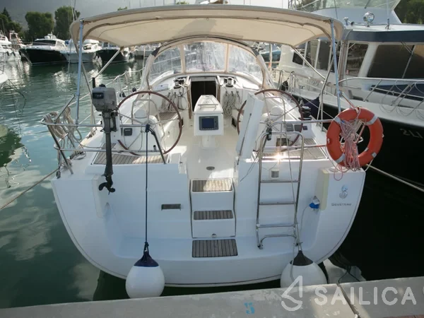 Oceanis 43 - Yacht Charter Sailica