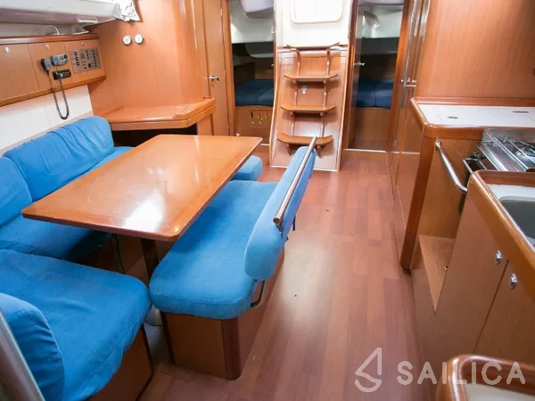 Oceanis 43 - Yacht Charter Sailica