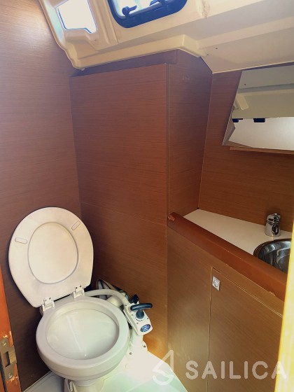 Sun Odyssey 349 - Yacht Charter Sailica