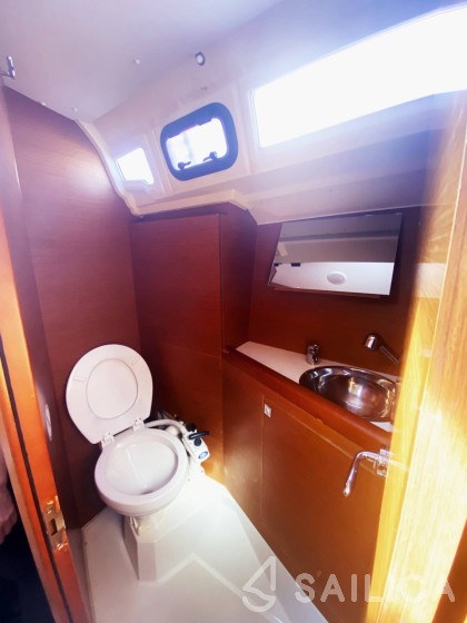Sun Odyssey 349 - Yacht Charter Sailica