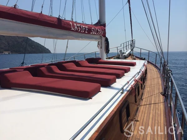 Gulet - Yacht Charter Sailica