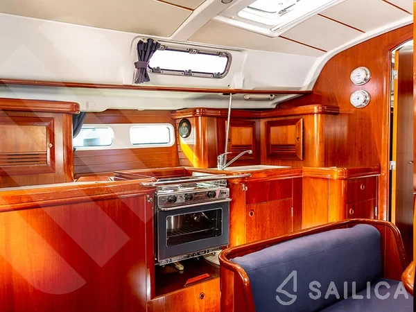 Oceanis 41.1 - Yacht Charter Sailica