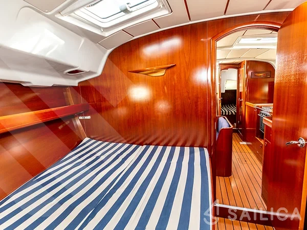 Oceanis 41.1 - Yacht Charter Sailica