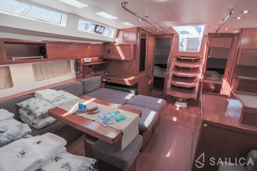 Oceanis 55 - 4 + 1 cab. - Yacht Charter Sailica