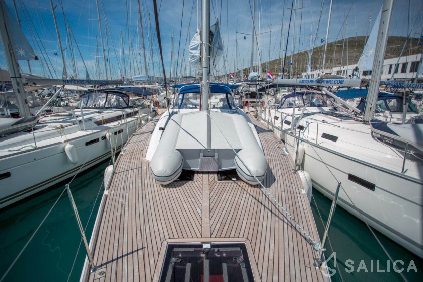 Oceanis 55 - 4 + 1 cab. - Yacht Charter Sailica