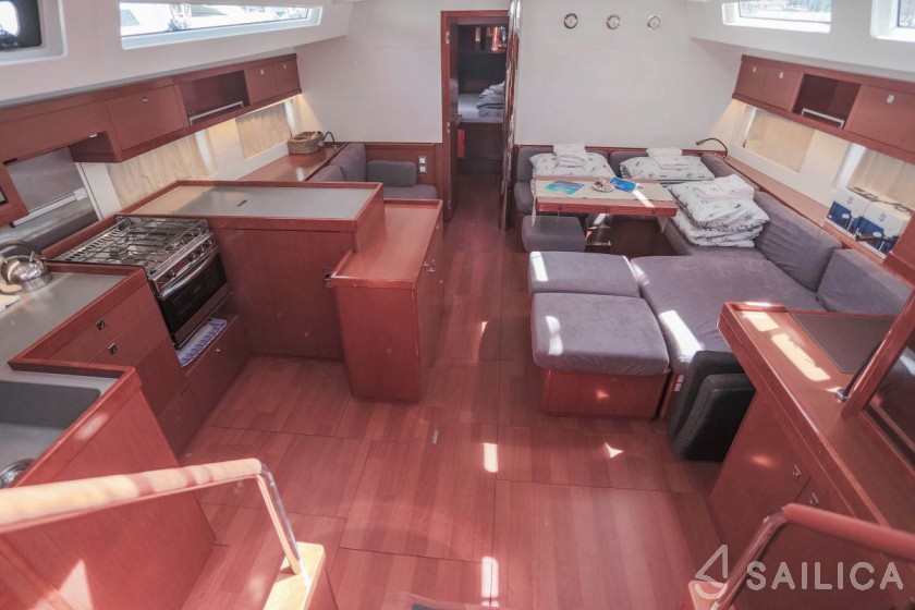 Oceanis 55 - 4 + 1 cab. - Yacht Charter Sailica