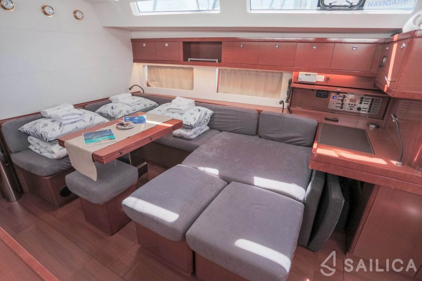 Oceanis 55 - 4 + 1 cab. - Yacht Charter Sailica
