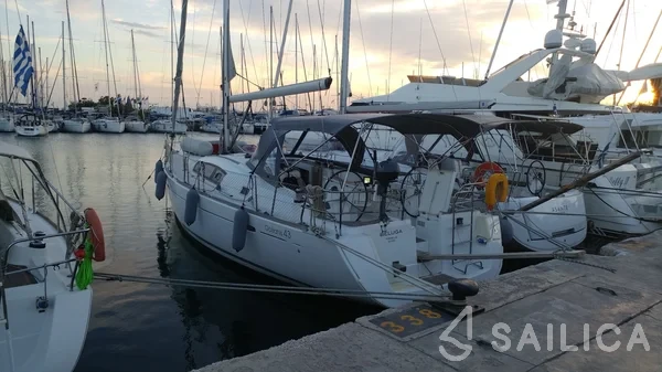 Oceanis 43 - Yacht Charter Sailica