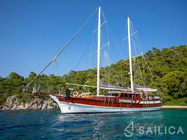 Gulet - Yacht Charter Sailica
