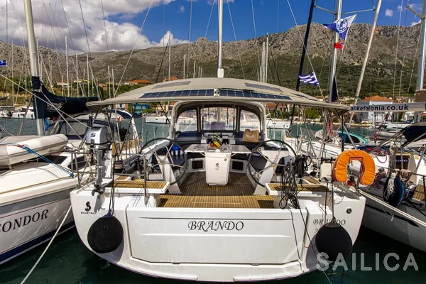 Oceanis 51.1 - Yacht Charter Sailica