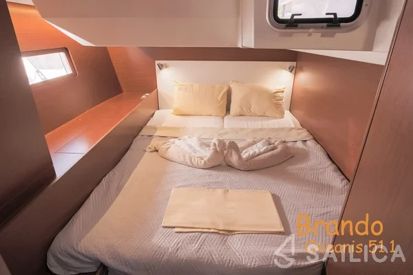 Oceanis 51.1 - Yacht Charter Sailica