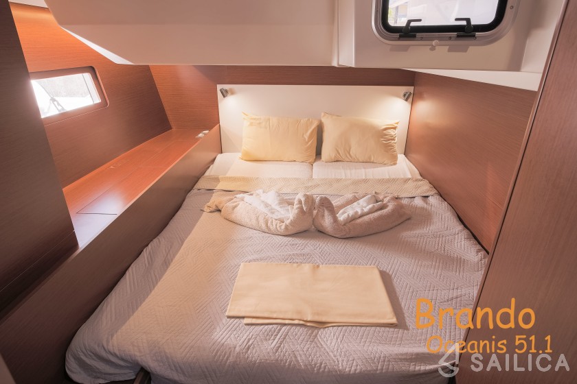 Oceanis 51.1 - Yacht Charter Sailica