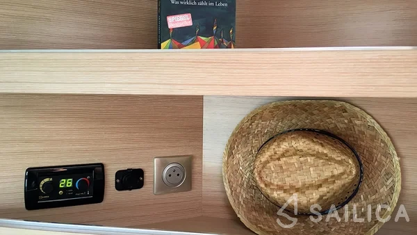 Nautitech 40 open NEW - 4 + 2 cab. - Yacht Charter Sailica