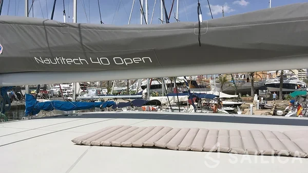 Nautitech 40 open NEW - 4 + 2 cab. - Yacht Charter Sailica