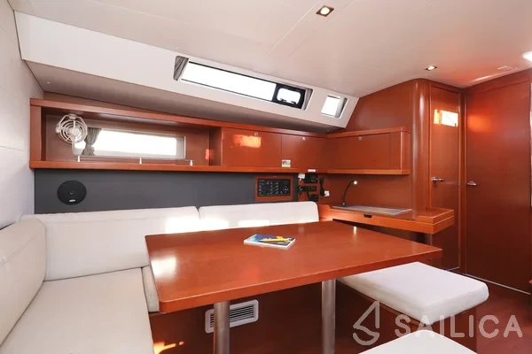 Oceanis 45 - Yacht Charter Sailica