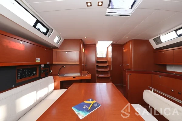 Oceanis 45 - Yacht Charter Sailica