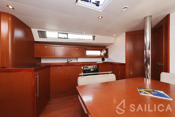 Oceanis 45 - Yacht Charter Sailica