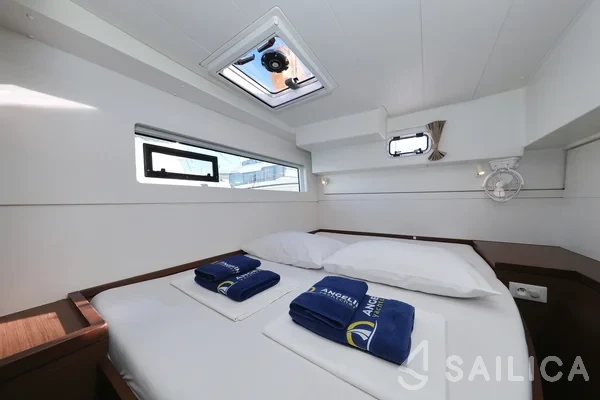 Lagoon 40 - Yacht Charter Sailica