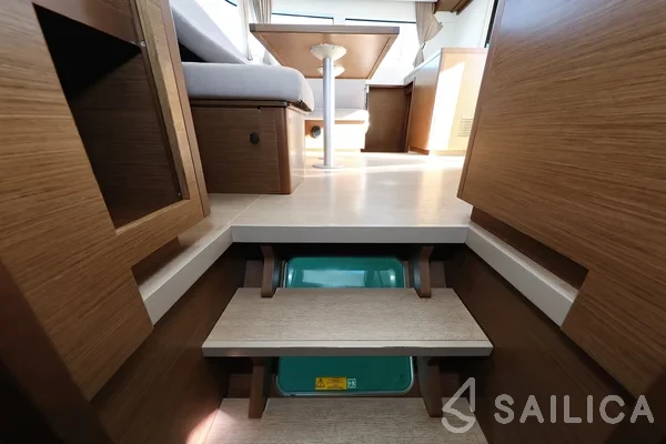 Lagoon 40 - Yacht Charter Sailica