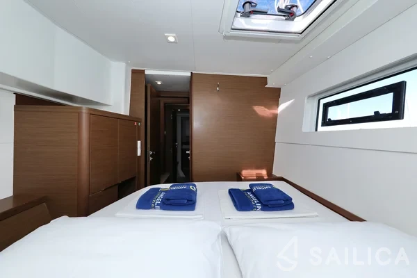Lagoon 40 - Yacht Charter Sailica