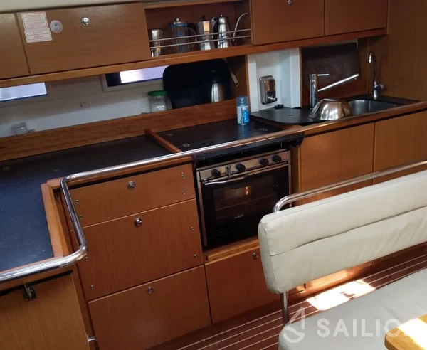 Bavaria 45 Cruiser - Yacht Charter Sailica