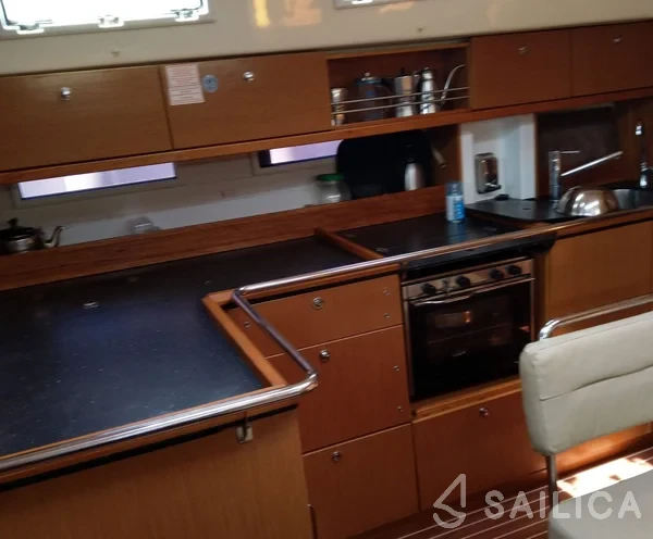 Bavaria 45 Cruiser - Yacht Charter Sailica