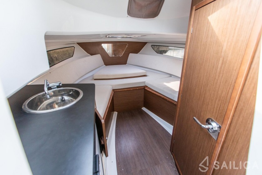 Cap Camarat 7.5 WA - Yacht Charter Sailica