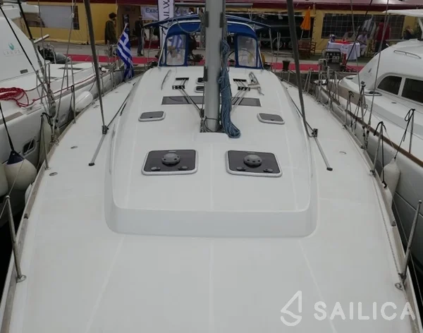 Oceanis 50 - Yacht Charter Sailica