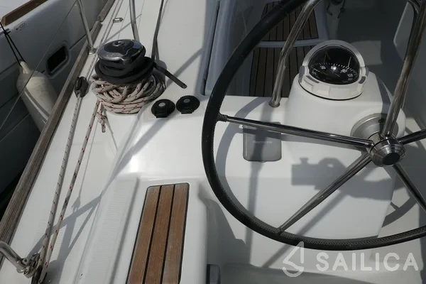 Oceanis 50 - Yacht Charter Sailica