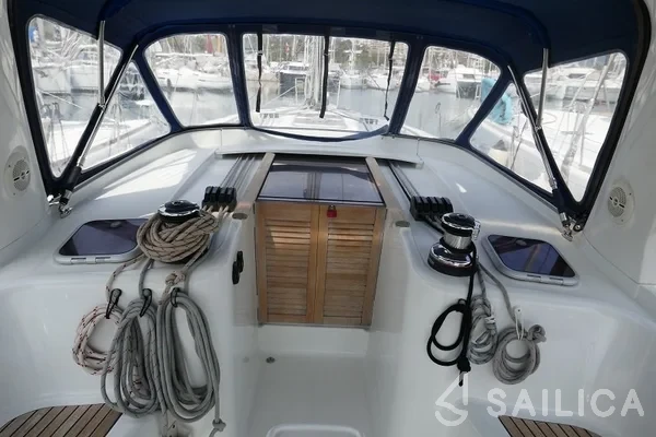 Oceanis 50 - Yacht Charter Sailica