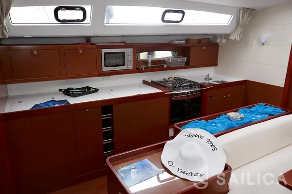 Oceanis 50 - Yacht Charter Sailica