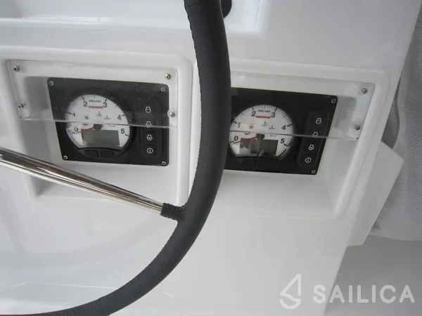 Lagoon 400 S2 - Yacht Charter Sailica