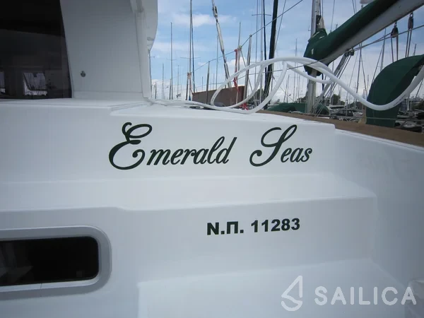 Lagoon 400 S2 - Yacht Charter Sailica