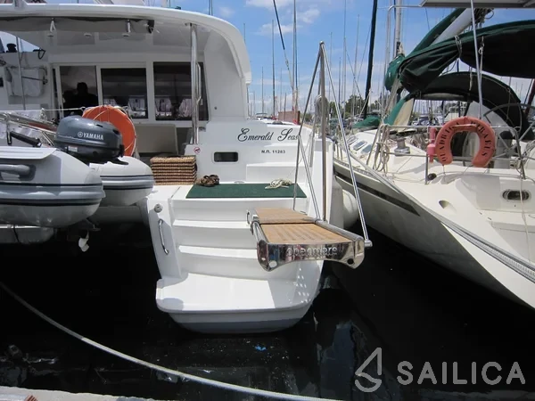 Lagoon 400 S2 - Yacht Charter Sailica
