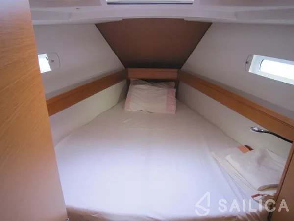 Sun Odyssey 449 - Yacht Charter Sailica