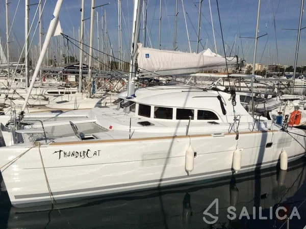 Lagoon 380 - Yacht Charter Sailica