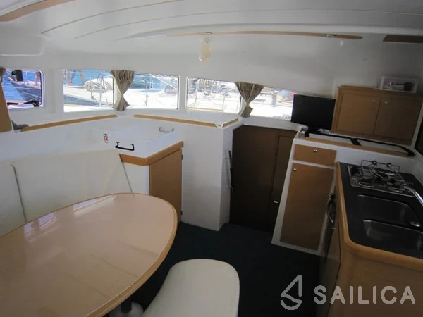 Lagoon 380 - Yacht Charter Sailica