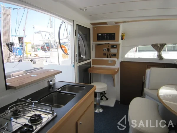 Lagoon 380 - Yacht Charter Sailica
