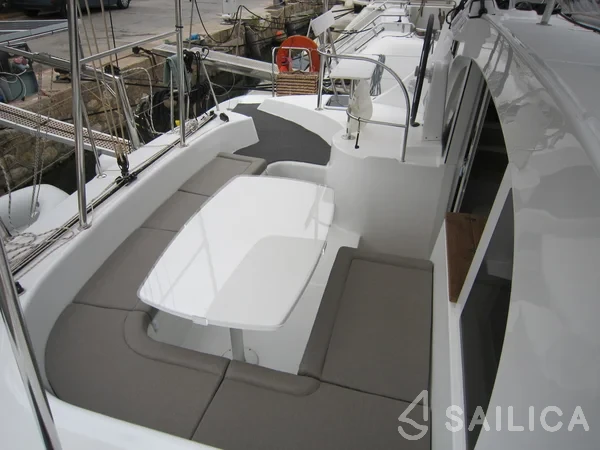 Lagoon 380 - Yacht Charter Sailica