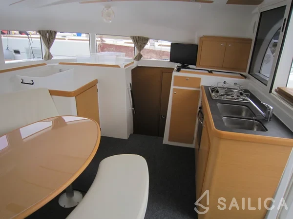 Lagoon 380 - Yacht Charter Sailica
