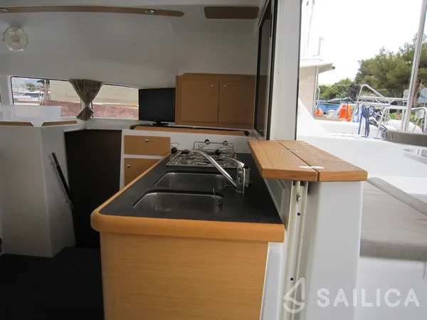 Lagoon 380 - Yacht Charter Sailica