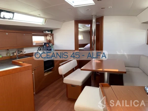 Oceanis 45 - Yacht Charter Sailica