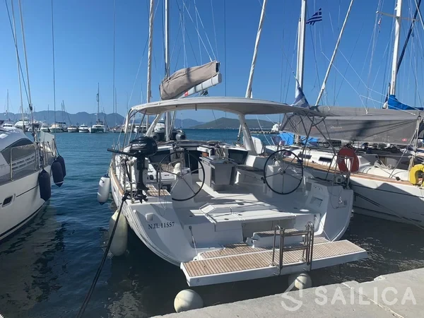 Oceanis 45 - Yacht Charter Sailica
