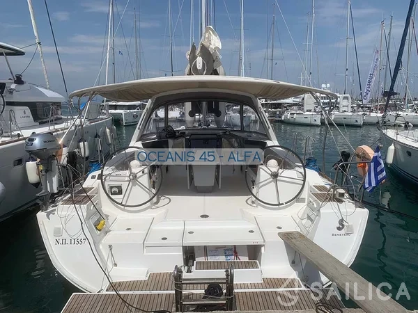 Oceanis 45 - Yacht Charter Sailica