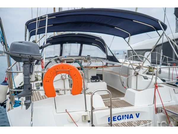 Jeanneau 53 - Yacht Charter Sailica