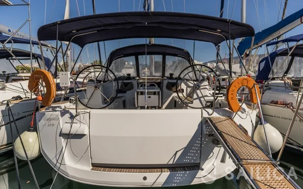 Sun Odyssey 519 - Yacht Charter Sailica