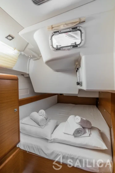 Sun Odyssey 519 - Yacht Charter Sailica